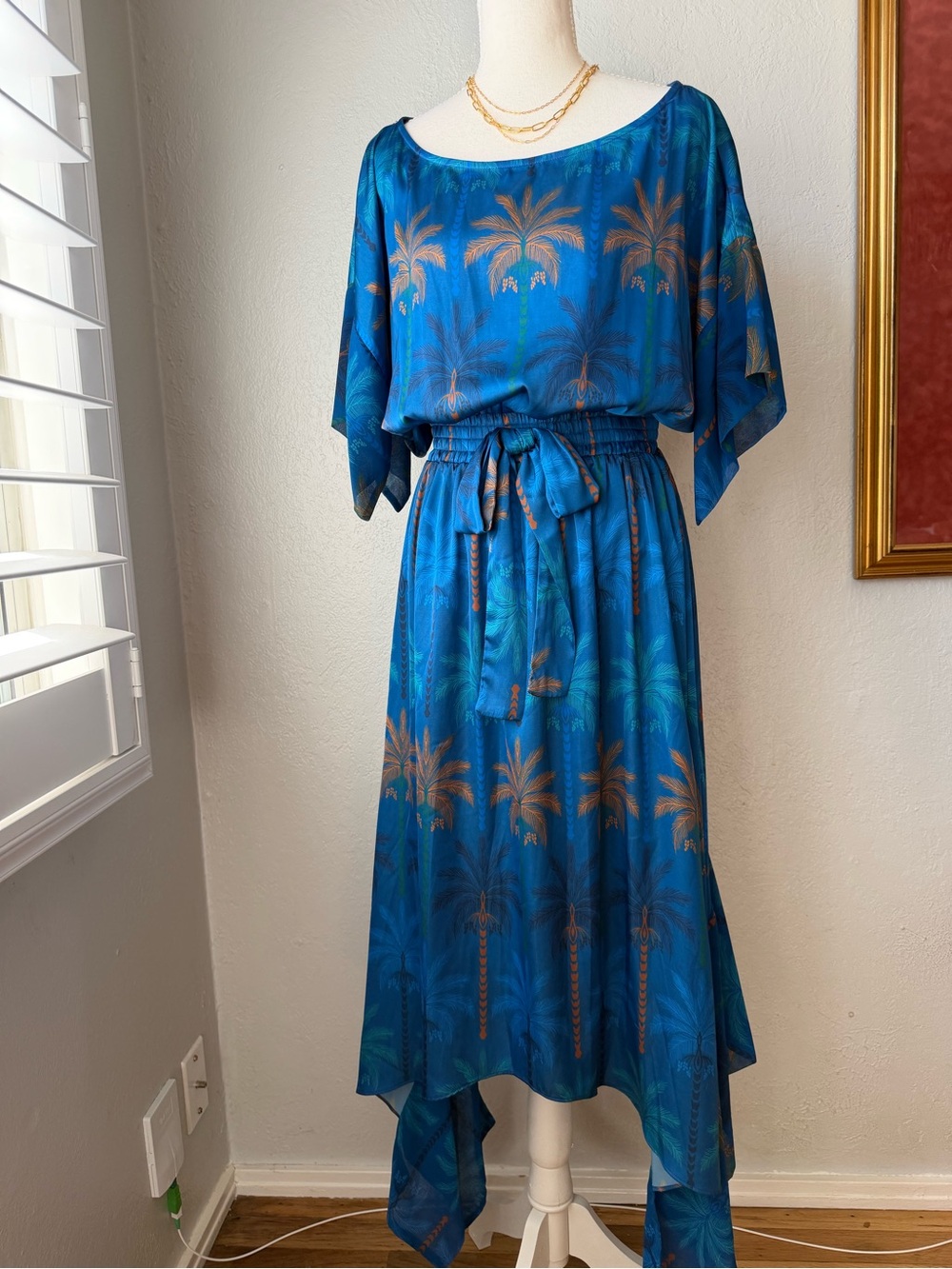 46- NWT MISA Los Angeles Blue Palm-Print Tie-Waist Midi Dress Small